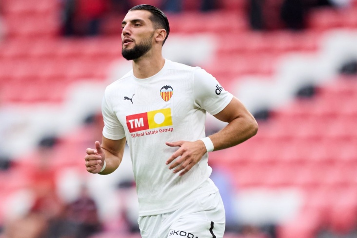 “Valensiya” cinsi təcavüzdə şübhəli bilinən futbolçusu ilə bağlı bəyanat yaydı