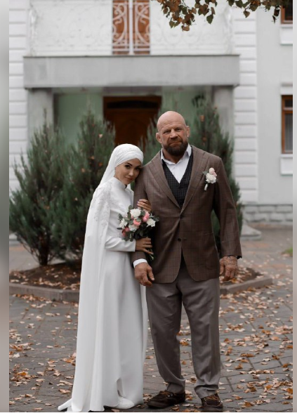 Monson məsciddə müsəlman qaydalarına uyğun evləndi – FOTO