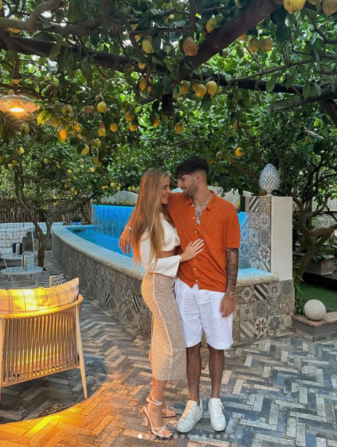 "Liverpul"un ulduzu heyranedici gözələ evlilik təklif etdi: Bu cavabı aldı – FOTO