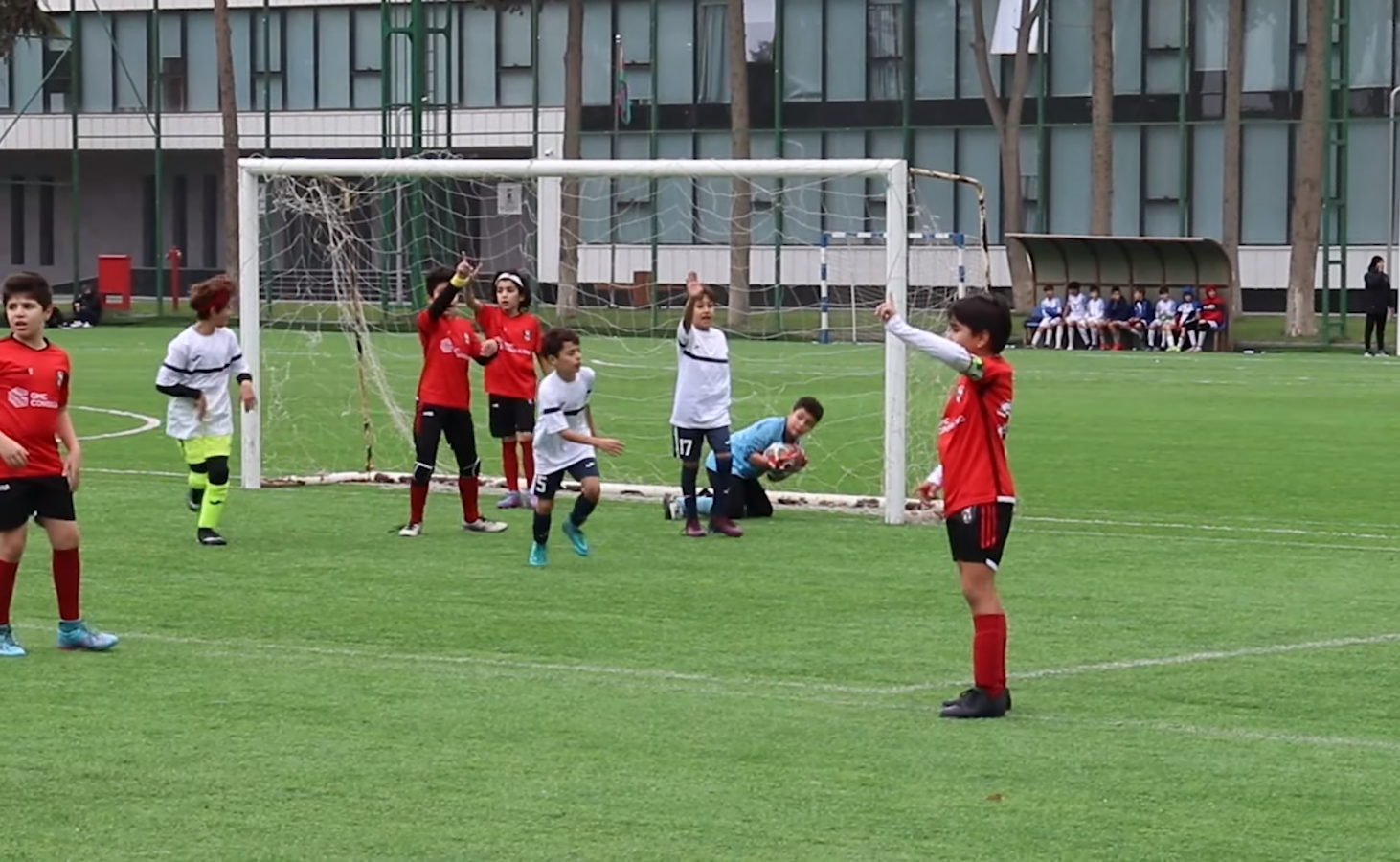 Futbol dünyasında nadir hadisə: Azyaşlı azərbaycanlıdan unikal jest - VİDEO