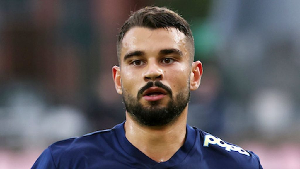 Bu ölkədə rus futbolçuları təhqir etdilər: Oyun yarımçıq qaldı