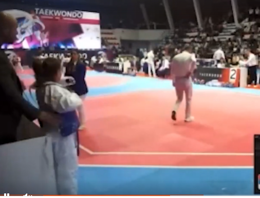 Finalda məğlub olan 8 yaşlı qız atası tərəfindən belə döyüldü – VİDEO