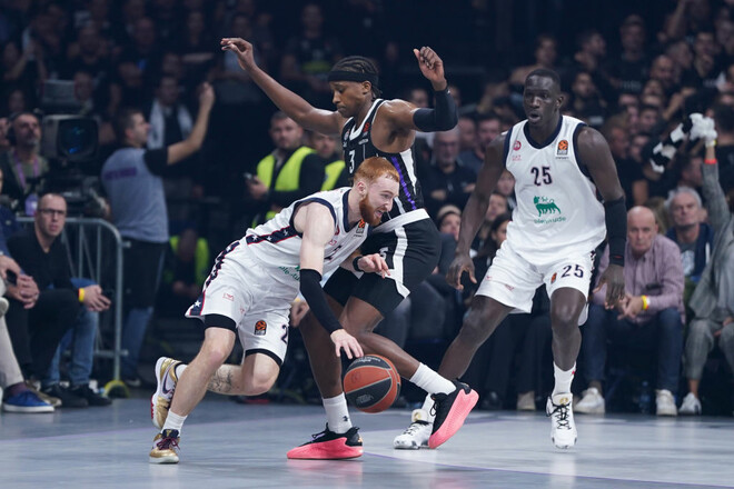 Azarkeşlər basketbolda da təhqir edirlər: Serbiya klubu cəzalandırıldı