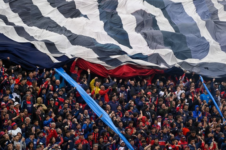 Azarkeşlər məğlubiyyətlərdən təngə gəldilər: İğtişaş