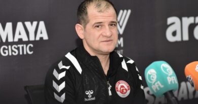 Elmar Baxşıyev: “Məşqçiylə mübarizə aparırlarsa, ayıbdır”