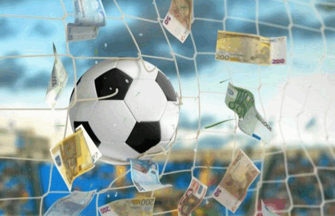 Azərbaycanda futbola öz pulunu xərcləyən kimdir?
