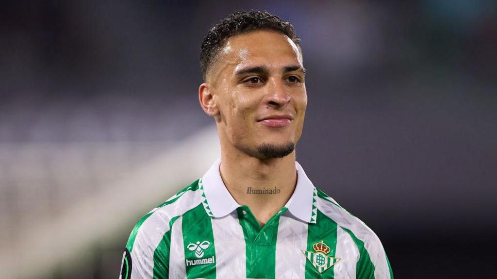 Antoninin "Liverpul"a transferinə nə mane olub?