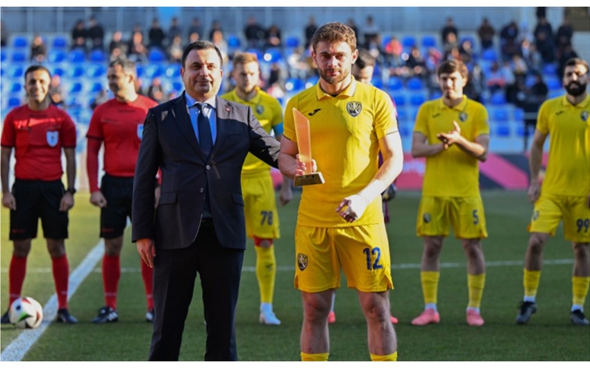 “Kəpəz”in futbolçusu mükafatlandırıldı