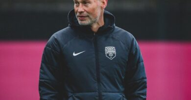 Vasili Berezutski: "11 futbolçuya və 3 hakimə qarşı mübarizə apardıq"