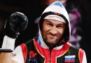 Bu ölkədə sabiq çempionun iki avtomobilini oğurlayıblar