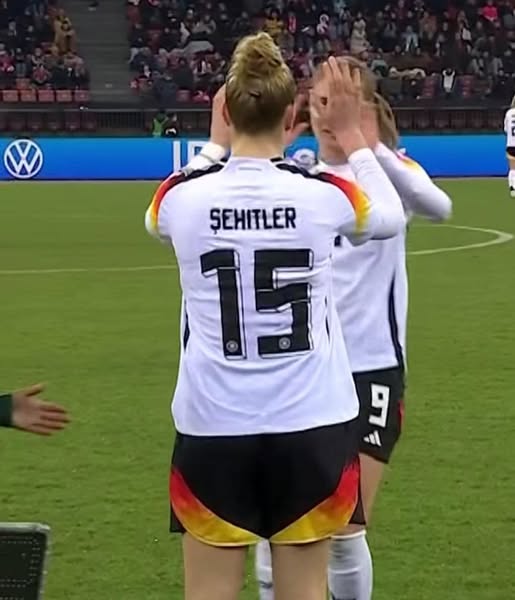 Türkəsilli futbolçu soyadından imtina etdi: Hitlerə görə - FOTOFAKT