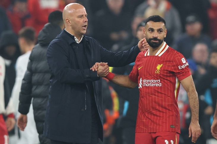"Liverpul" Slotla bağlı qərar verdi