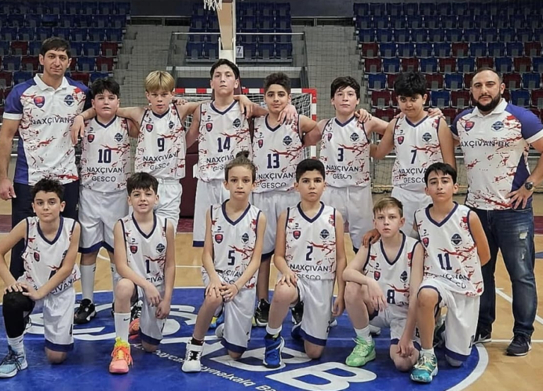 “Naxçıvan” yarımfinalda