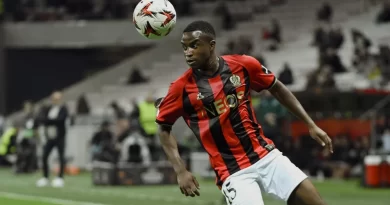 Almaniya nəhəngi qalmaqallı futbolçunu satır