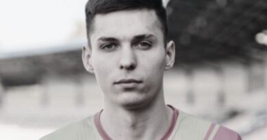 26 yaşlı futbolçu oyun zamanı öldü