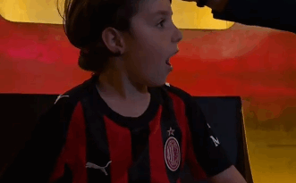 “Milan”ın azyaşlı azarkeşi gözünü açıb qarşısında Modriçi görüncə... – VİDEO