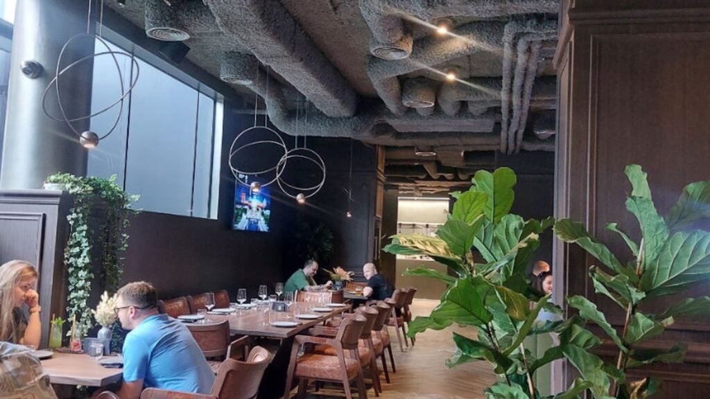 Tanınmış futbolçu restoranını satışa çıxardı: Cəmi 1 il çəkdi