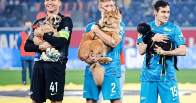 Bu klubun futbolçuları meydana niyə itlərlə çıxıb? – VİDEO/FOTO