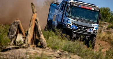 “İpək Yolu”nda iki KAMAZ az qala minik avtomobilləri ilə toqquşacaqdı – VİDEO