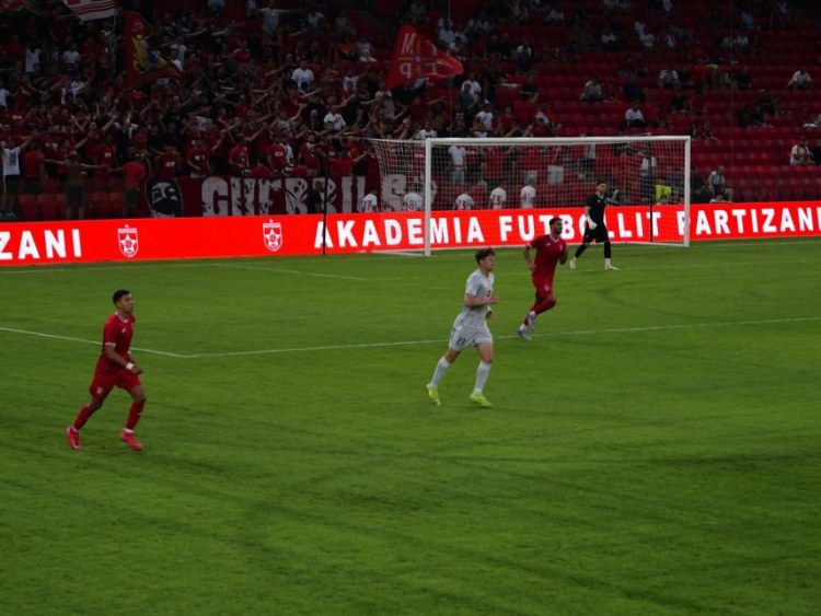 Azərbaycanlı futbolçu oynadı?