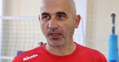Azərbaycan klubu baş məşqçi ilə müqavilənin müddətini uzadıb