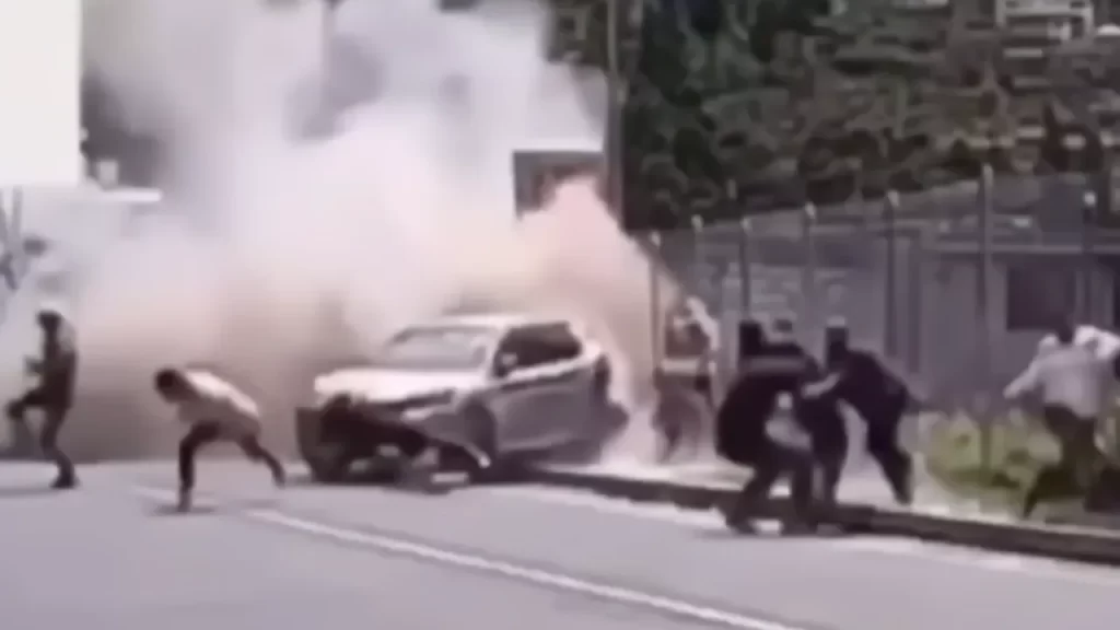 Ralli avtomobili izdihama çırpıldı: Ölənlər var - VİDEO