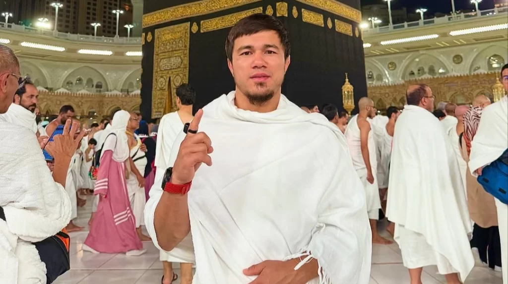 Özbəkistanlı UFC döyüşçüsü diskvalifikasiya edildi