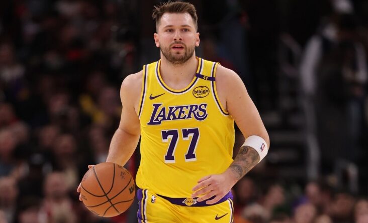 Luka Donçiç ideal basketbolçunu “yığdı”