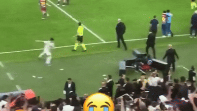 Arda qəzəbləndi, təpik atdı, yıxıldı