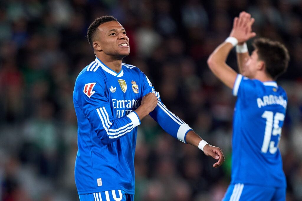 Mbappe məğlubiyyətin səbəbini açıqladı: Onlara icazə verdik ki...
