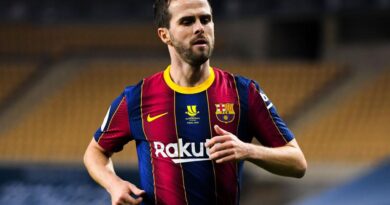 Futbol musiqim, meydan isə pianom idi: Karyerasını rəsmən bitirdi