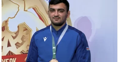Azərbaycanlı güləşçi Rusiyadakı turnirdə bürünc medal qazandı