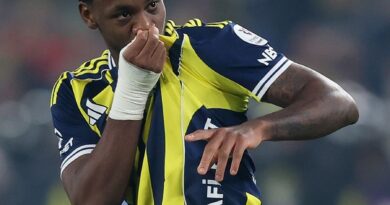 Duran Rusiyaya uçdu: Bu klubla müqavilə bağlayacaq