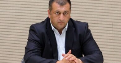 Zaur Axundov ev dustaqlığına buraxıldı