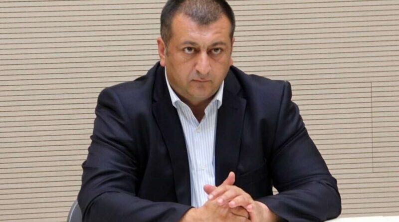 Zaur Axundov ev dustaqlığına buraxıldı