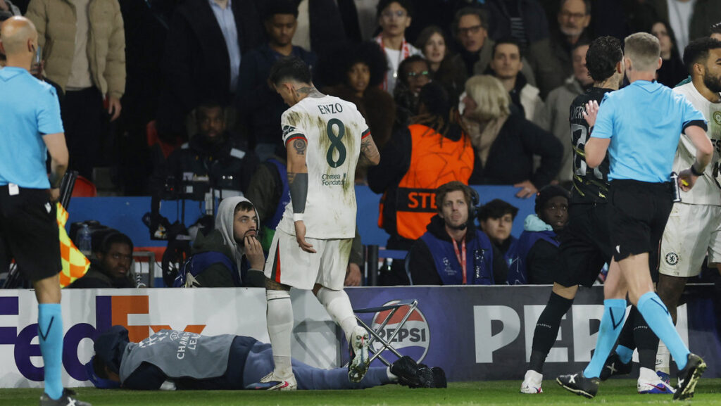UEFA "Çelsi"nin futbolçusuna iş açdı
