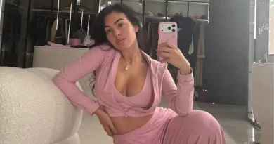 Ronaldonun Corcinası alt paltarını belə reklam etdi - FOTO