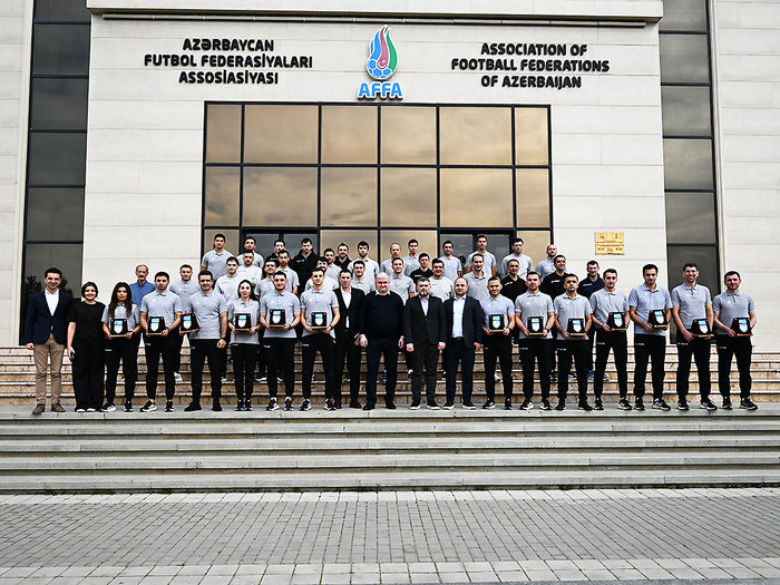 FIFA referiləri üçün vəsiqələr və döş nişanları təqdim olundu