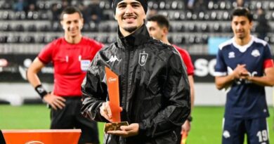 "Neftçi"nin futbolçusu mükafatlandırıldı