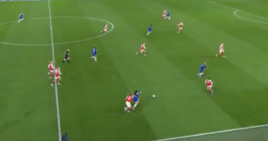 ÇL-də qalmaqal: Rəqibin saçından tutub saxladı, ara qarışdı – VİDEO