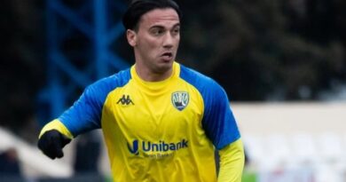 “Kəpəz”dən daha bir futbolçu ilə yeni müqavilə