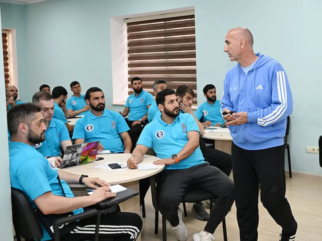 UEFA-nın C kateqoriyalı məşqçi kursunun 1-ci mərhələsi başa çatdı