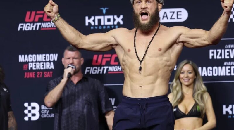 UFC Bakı: Rafael Fiziyev qələbə qazandı