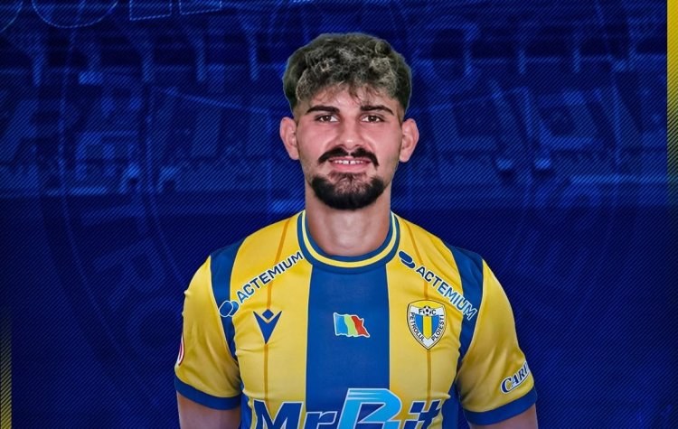 Azərbaycan millisinin müdafiəçisi Rumıniya klubunda - RƏSMİ