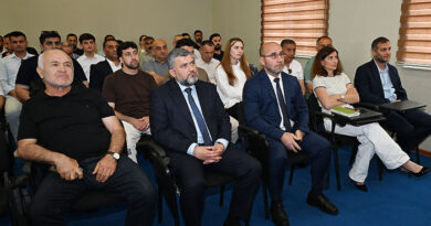 Klublara lisenziyalar təqdim olundu