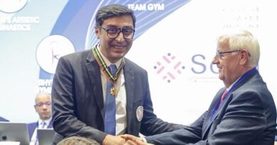 Fərid Qayıbov beynəlxalq yarışlarda uğurla çıxış etmiş idmançılarla görüşüb