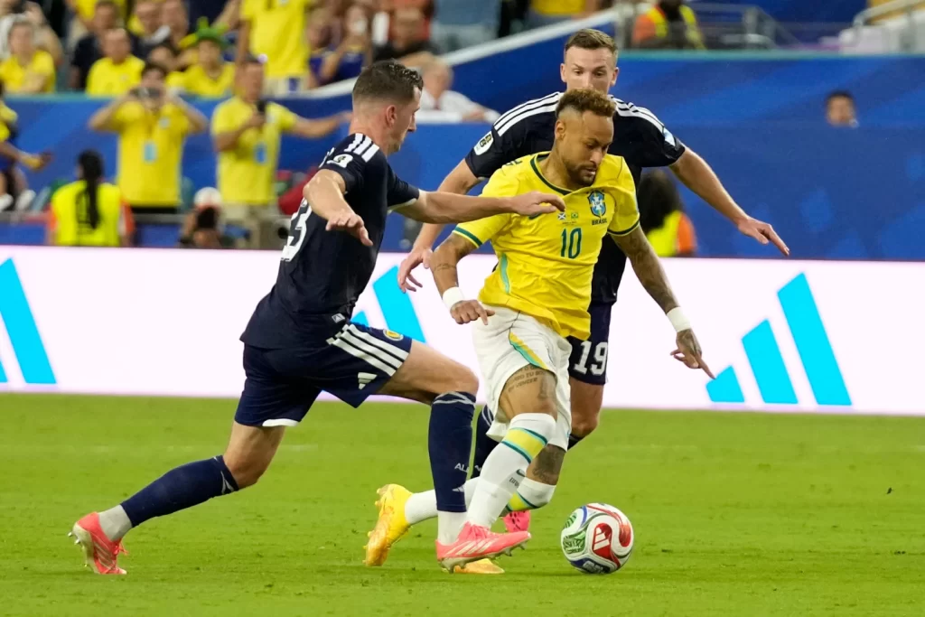 Neymar Peleyə çatdı
