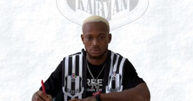 “Karvan-Yevlax” nigeriyalı futbolçu ilə vidalaşdı