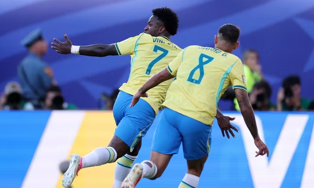 Ançelotti o qola görə Vinisiusa hədiyyə verəcək