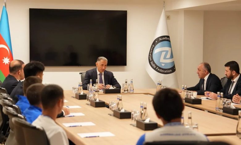 Rəşad Nəbiyev Azərbaycan millisinin üzvləri ilə görüşdü